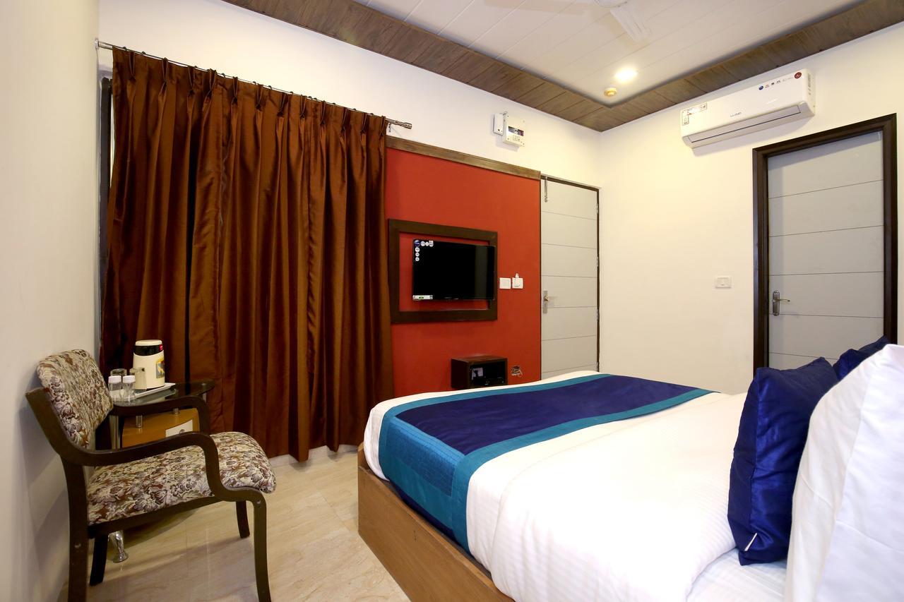 Hotel 7 Chandīgarh Exterior foto