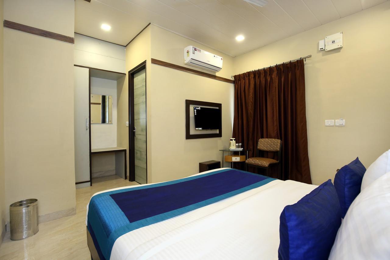 Hotel 7 Chandīgarh Exterior foto